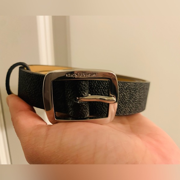 Michael Kors Logo Belt - Picture 4 of 8